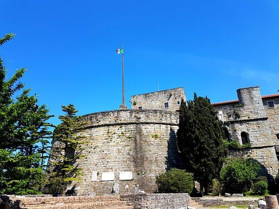 Castello di San Giusto